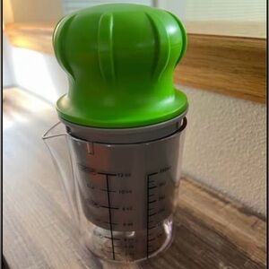 BRAND NEW avobagel juicer. Never used.